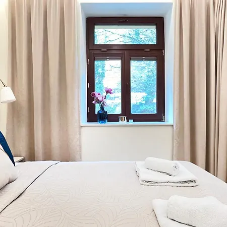 Secret Garden - Wonderful Centre - Ground Floor - Quiet Location Apartamento