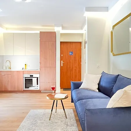 Secret Garden - Wonderful Centre - Ground Floor - Quiet Location Apartment