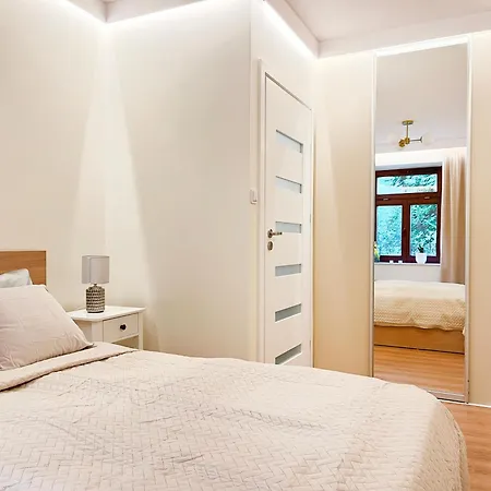 Secret Garden - Wonderful Centre - Ground Floor - Quiet Location *