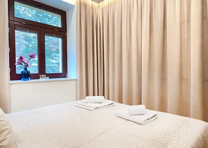 Secret Garden - Wonderful Centre - Ground Floor - Quiet Location *