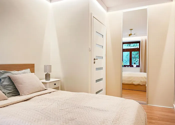 Secret Garden - Wonderful Centre - Ground Floor - Quiet Location *