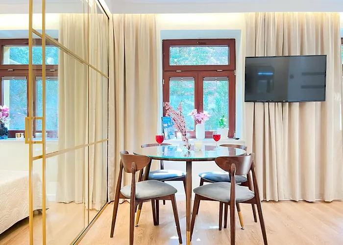 Secret Garden - Wonderful Centre - Ground Floor - Quiet Location