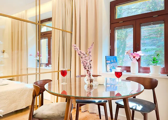 Secret Garden - Wonderful Centre - Ground Floor - Quiet Location