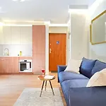 Secret Garden - Wonderful Centre - Ground Floor - Quiet Location