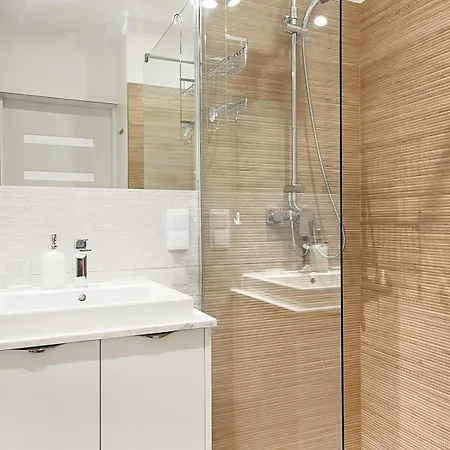 Secret Garden - Wonderful Centre - Ground Floor - Quiet Location *