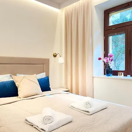 Secret Garden - Wonderful Centre - Ground Floor - Quiet Location * קרקוב