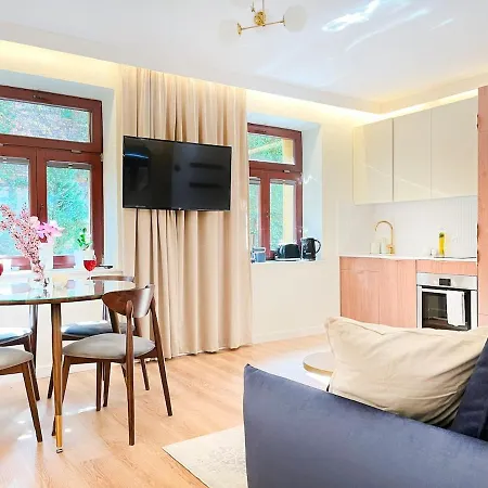 Secret Garden - Wonderful Centre - Ground Floor - Quiet Location