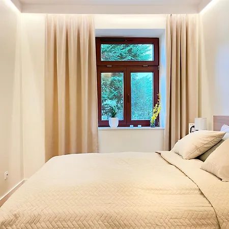 Secret Garden - Wonderful Centre - Ground Floor - Quiet Location